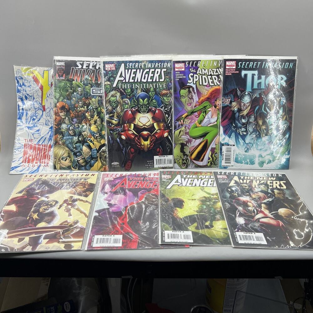 Marvel Secret Invasion Comic Book Lot of 34 Avengers Spiderman In Protective Bag